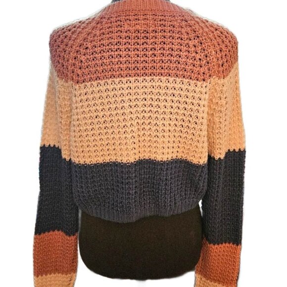 Aeropostale Crocheted Design Colorblock Cropped Sweater Size Medium - Picture 2 of 5